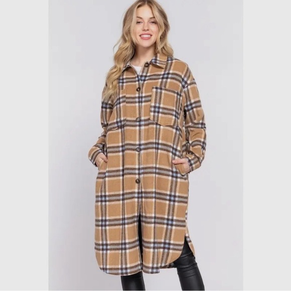 Women's Plaid Long Button Down Shacket - Picture 3 of 4